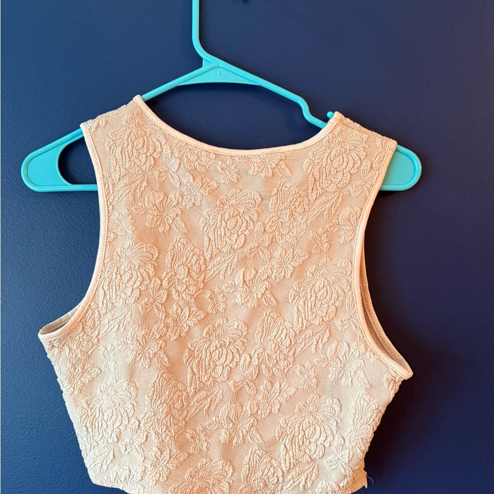 Cream Lace Pattern Crop Top - Picture 2 of 3